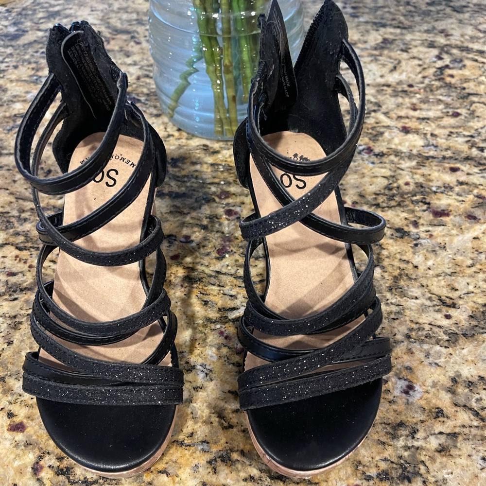 Girls black wedges